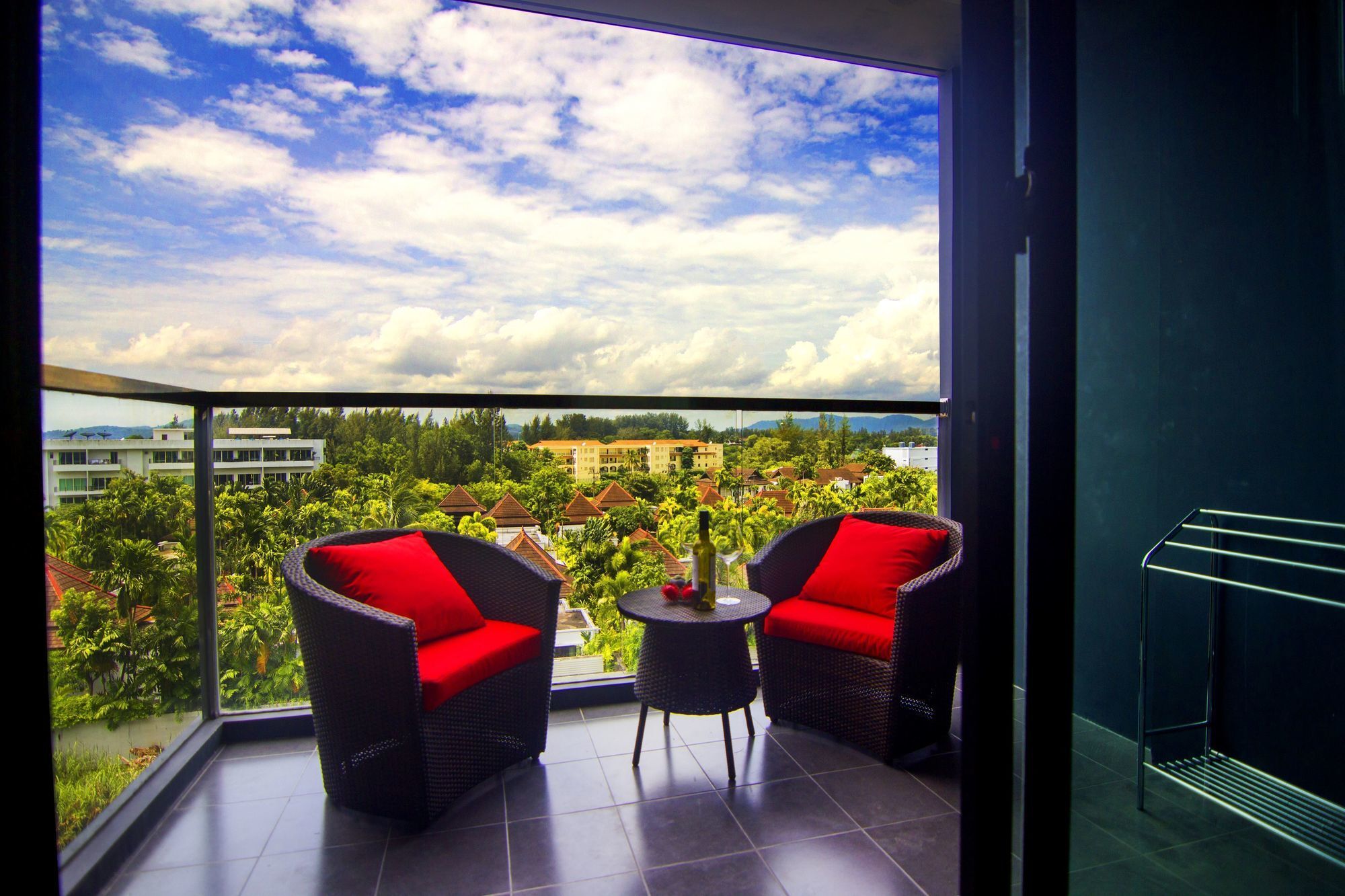 The Aristo By Holy Cow 201 Apartment Phuket Bagian luar foto