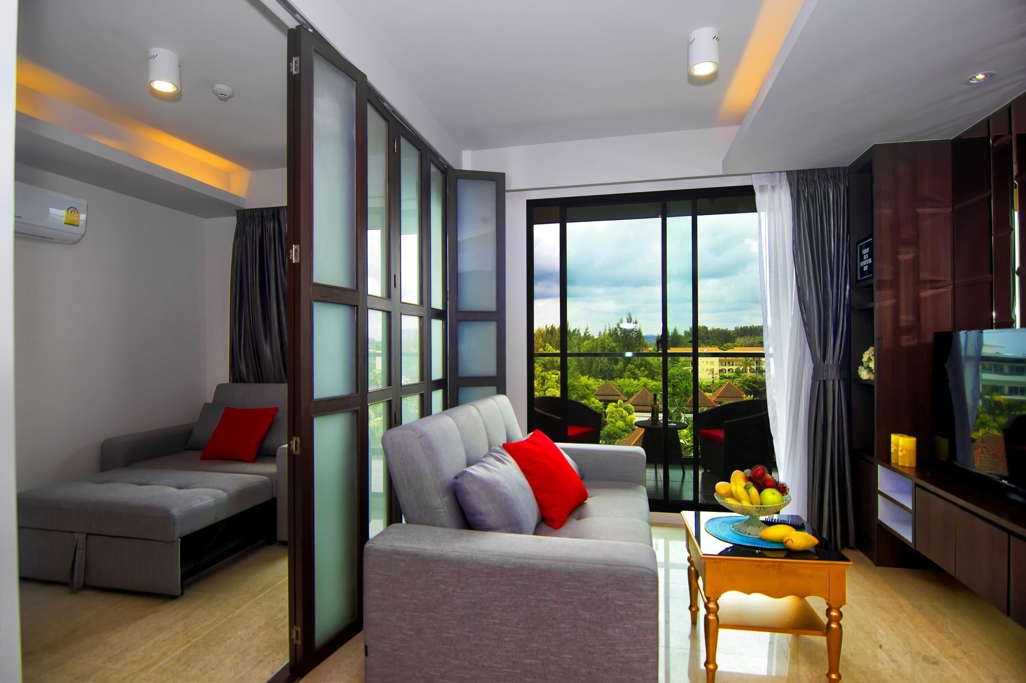 The Aristo By Holy Cow 201 Apartment Phuket Bagian luar foto