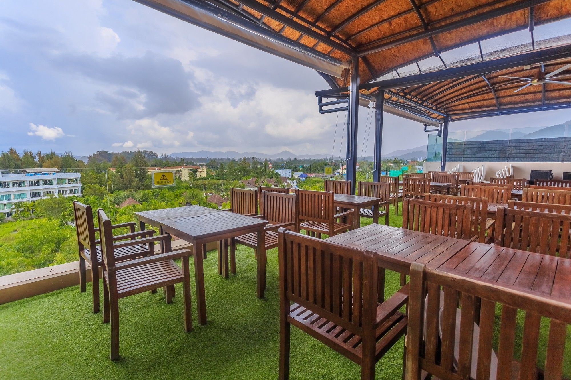 The Aristo By Holy Cow 201 Apartment Phuket Bagian luar foto